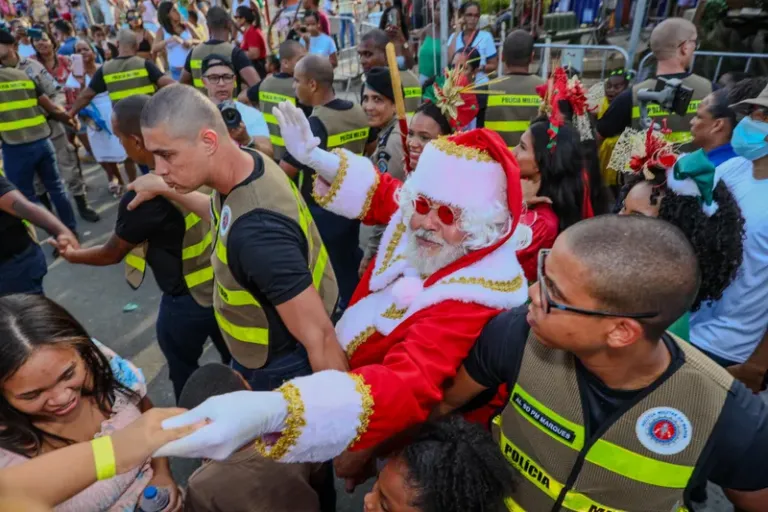 Em mais um ano o Natal Solidário da PMBA leva alegria às crianças e famílias