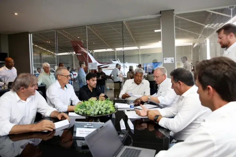 Jerônimo Rodrigues se reúne com representantes da Cooperfarms e discute projeto agroindustrial para o Oeste da Bahia