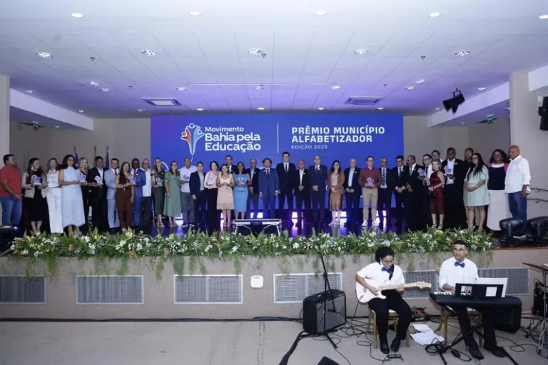 Prêmio Município Alfabetizador reconhece 11 municípios com melhores indicadores de alfabetização na idade certa