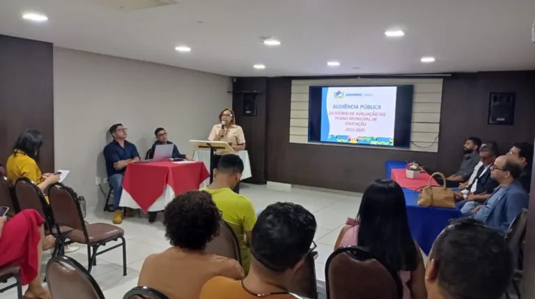 Secretaria de Educação de Juazeiro apresenta Relatório de Avaliação do Plano Municipal de Educação em audiência pública