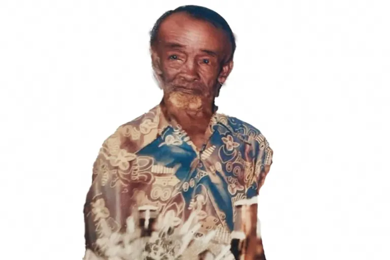 LETRISTAS DAVAM ÀS LOJAS DA CIDADE O CHARME QUE HOJE É DOS ANÚNCIOS LUMINOSOS