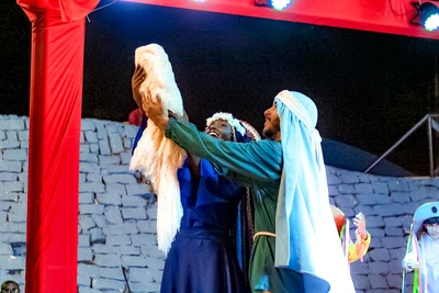 Apresentações do Natal da Família Juazeirense levam música e teatro para todos no Vaporzinho