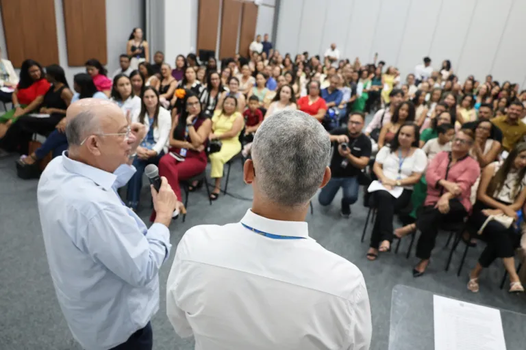 Prefeitura pagará 1/3 de férias aos professores ainda este ano