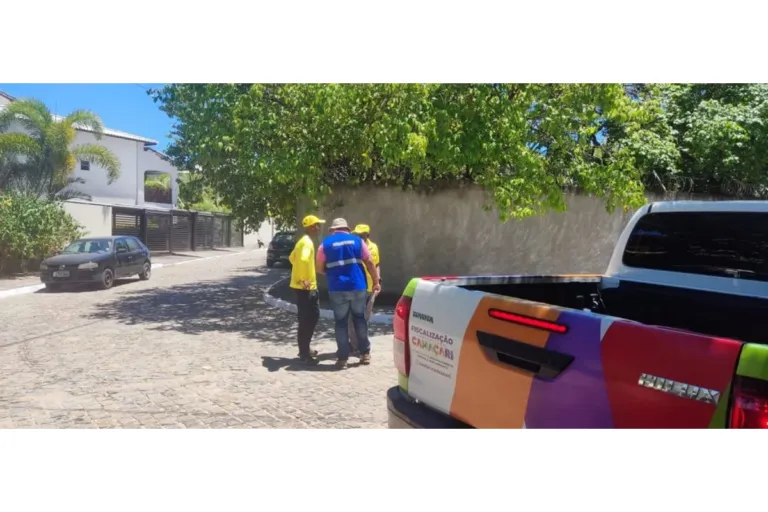 Operação Verão Conectado coíbe cobrança ilegal de estacionamento na Orla de Camaçari