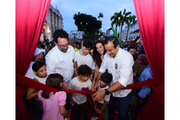 Com missa, Papai Noel, desfile e iluminação cênica, Prefeitura dá início aos festejos de Natal em Salvador