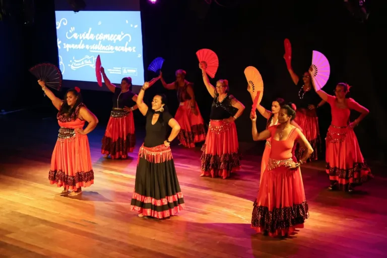 Assistidas do Centro Loreta Valadares apresentam recital de dança em celebração aos 20 anos do espaço