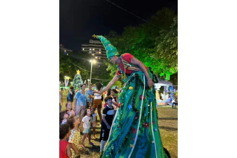 Limpurb entrega a tradicional Vila de Natal Sustentável na Pituba e encanta público com decoração feita com materiais reciclados