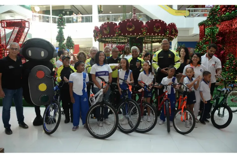 Transalvador premia vencedores da 12ª edição do Concurso de Desenhos Infantis