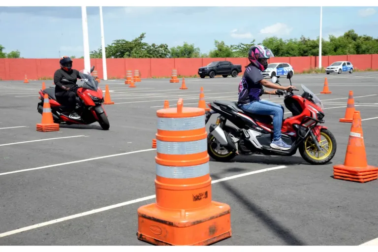 Transalvador promove nova edição do curso de pilotagem segura para motociclistas