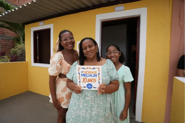 Morar Melhor entrega mais 100 casas reformadas no Alto do Cabrito e totaliza 400 lares beneficiados na localidade
