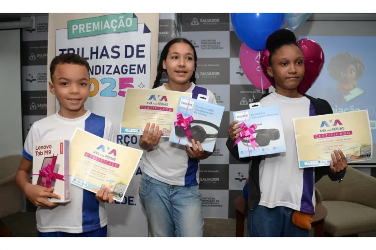Premiação AVA Inteligente Salvador reconhece engajamento de educadores e estudantes com o uso de tecnologias educacionais