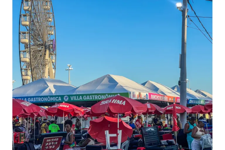 Público tem variadas opções de lanches em Vila Gastronômica montada no Festival Virada Salvador