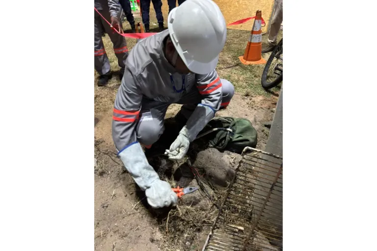 Operação remove ligações clandestinas durante o Festival Virada Salvador 2026