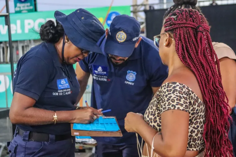Guarda Civil Municipal garante segurança das crianças no Virada Salvador com pulseiras de identificação