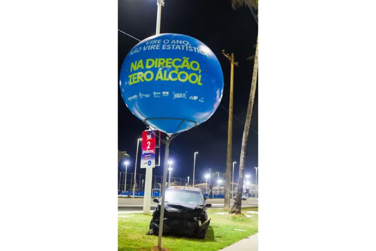 Campanha orienta condutores sobre o risco de beber e dirigir durante o Festival Virada Salvador