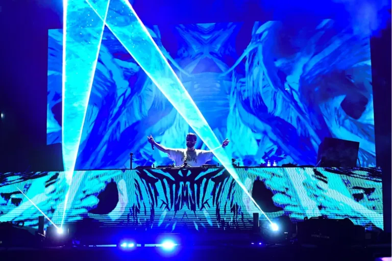 Segunda atração da noite, Alok traz música eletrônica para o palco do Festival Virada Salvador