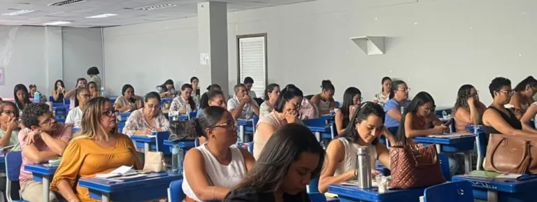 Profissionais da saúde participam de capacitação sobre uso e inserção do Implanon