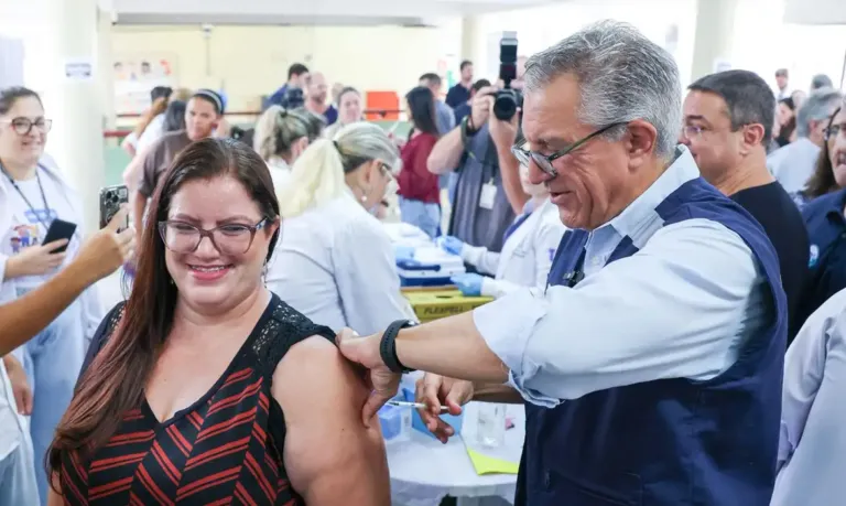 Botucatu inicia vacinação contra dengue com imunizante do Butantan