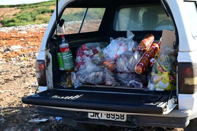 Vigilância Sanitária e Procon apreendem 370 kg de alimentos impróprios para consumo