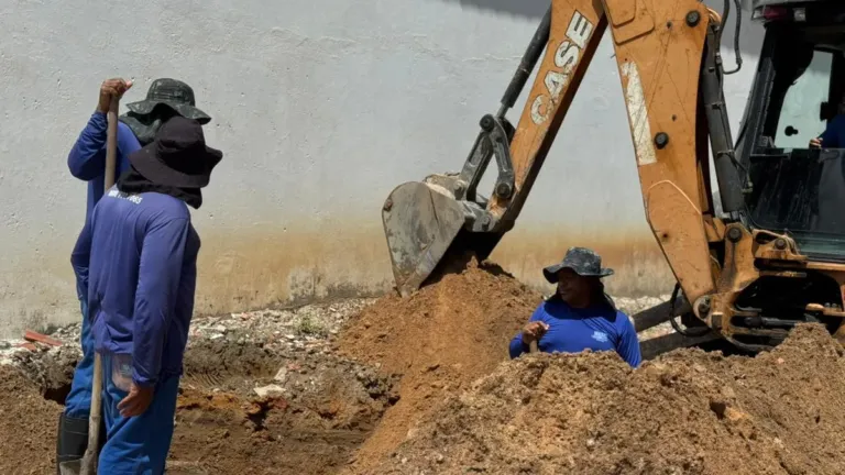Prefeitura prepara travessas da avenida Murilo Cavalcanti para nova pavimentação asfáltica