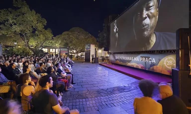 Abertura da Mostra de Tiradentes celebra Karine Teles e Júlio Bressane