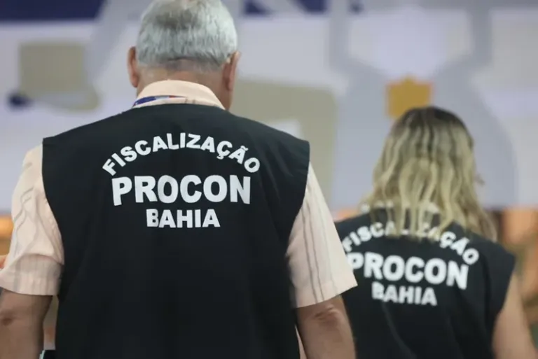 Procon-BA intensifica ações preventivas e notifica distribuidoras após detecção de bebidas adulteradas com metanol
