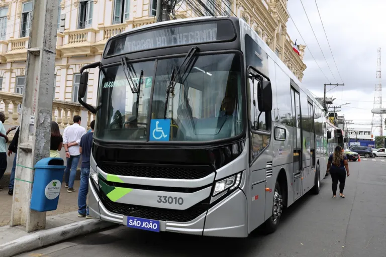 Prefeitura garante transporte público para a Festa de Reis em Tiquaruçu