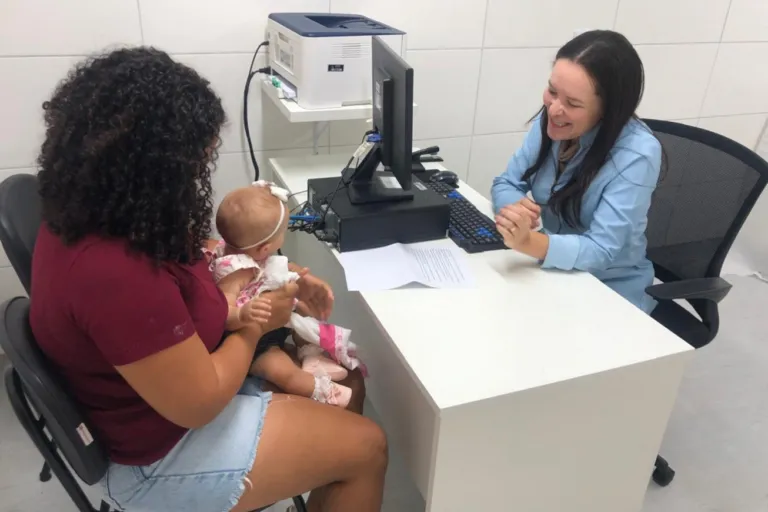 Pediatra do Hospital da Mulher orienta cuidados com crianças típicas e atípicas durante o verão