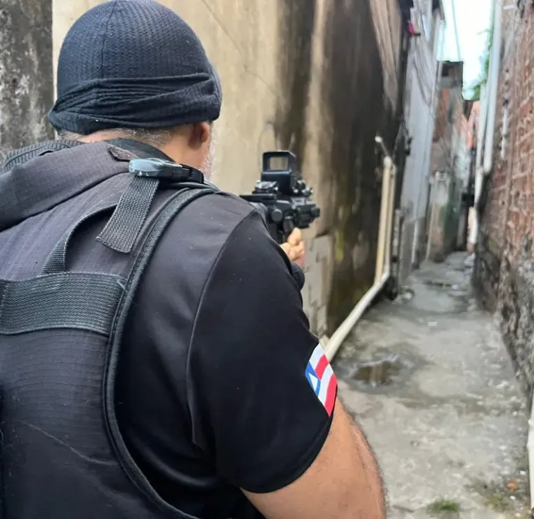 Casal é preso por tráfico de drogas em Feira de Santana