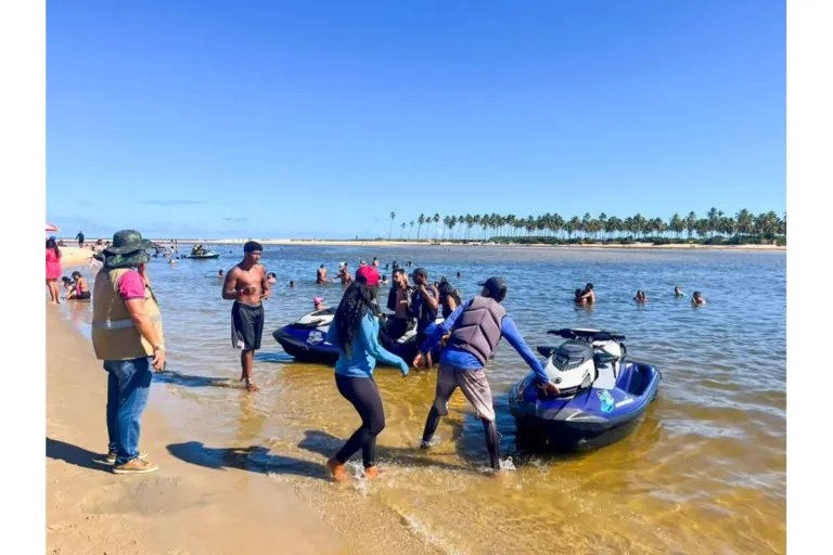 Ação intensifica fiscalização de motos aquáticas em Barra do Jacuípe para garantir segurança