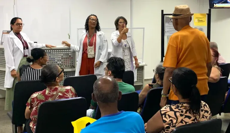 No Janeiro Branco, Creasi discute saúde mental e depressão na população idosa