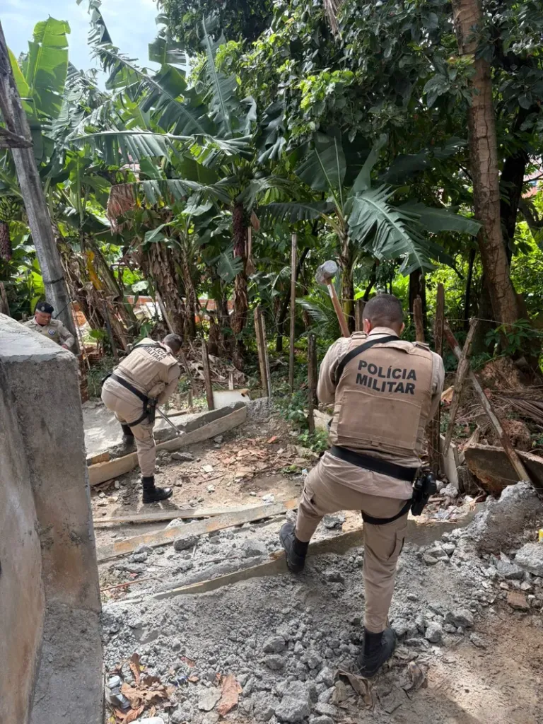 PM remove barricadas em Pernambués