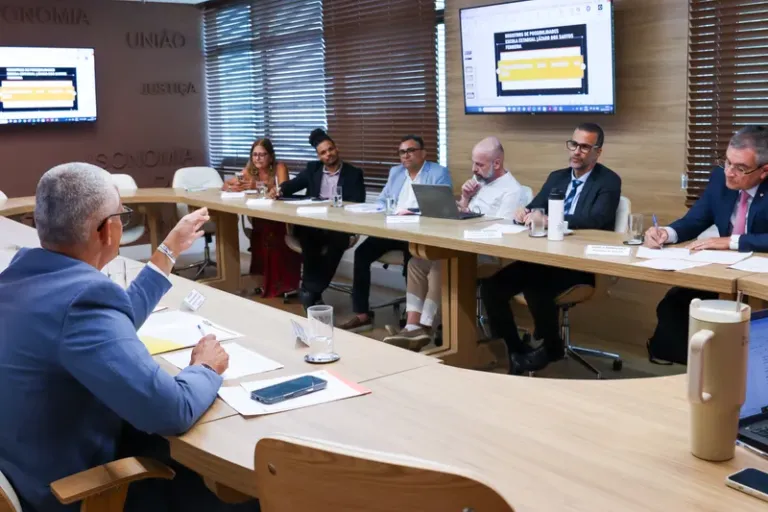 Diálogo mediado pelo MPBA evita fechamento de unidades escolares em Feira de Santana