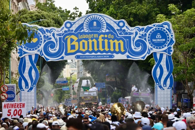 Circuito da Lavagem do Bonfim tem ascensores funcionando gratuitamente e medidas para amenizar o calor