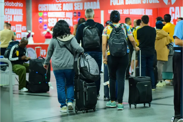 Carnaval de Salvador 2026 deve atrair mais de 1,2 milhão de turistas e movimentar R$ 2,6 bilhões na economia