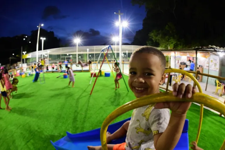 Prefeitura entrega praça na Fazenda Grande II e amplia rede de espaços públicos de lazer