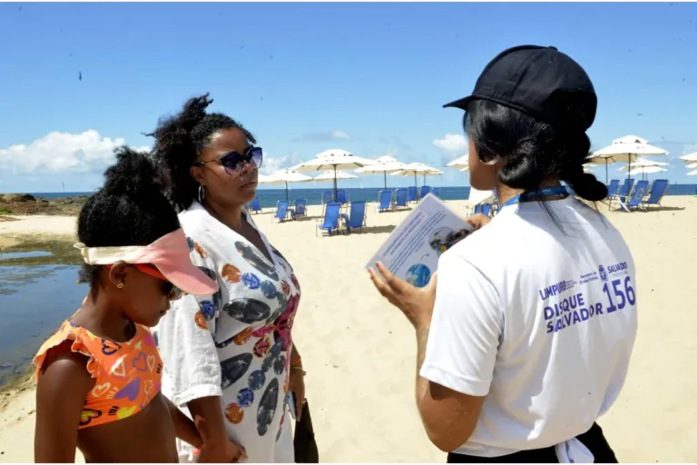 Limpurb promove ação de conscientização ambiental na Praia da Barra neste sábado (24)
