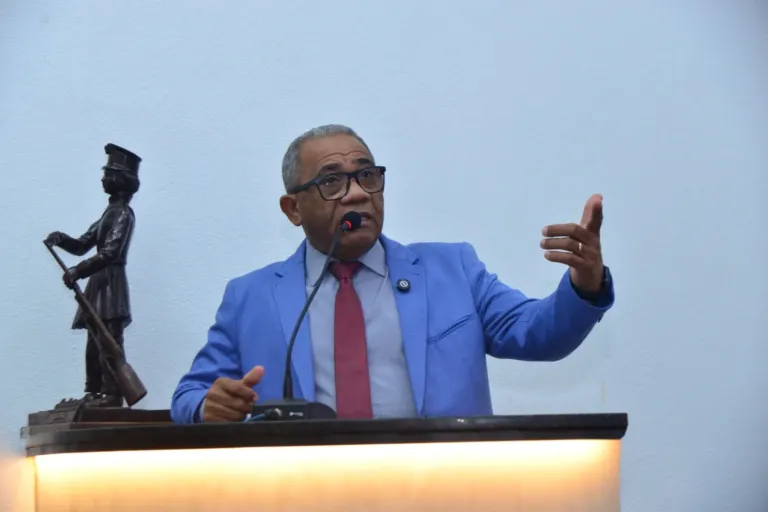 Mais de 60 mil eleitores têm pendências no título em Feira de Santana