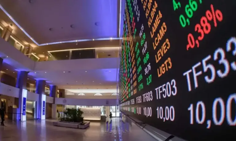 Bolsa cai mais de 2% em dia de forte correção no mercado