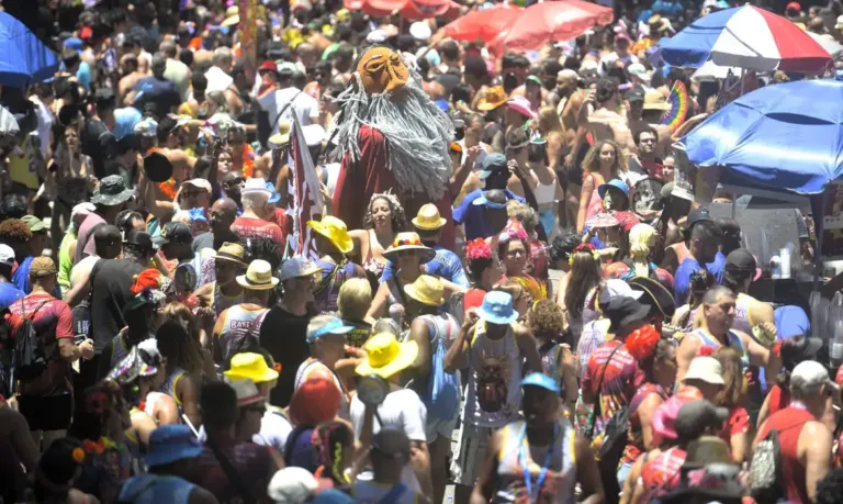 Blocos da Liga Sebastiana desfilam a partir de amanhã no Rio