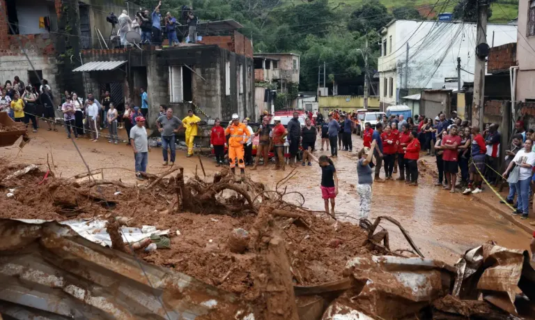 Governo anuncia repasse a prefeituras de MG para ajuda a desabrigados