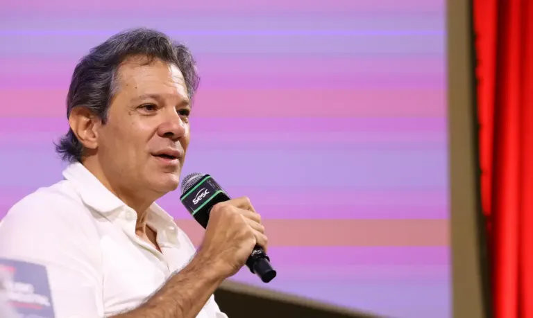 Banco Master é uma pancada no sistema bancário brasileiro, diz Haddad