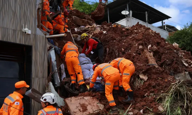 Chega a 46 o número de mortos nas chuvas na Zona da Mata Mineira