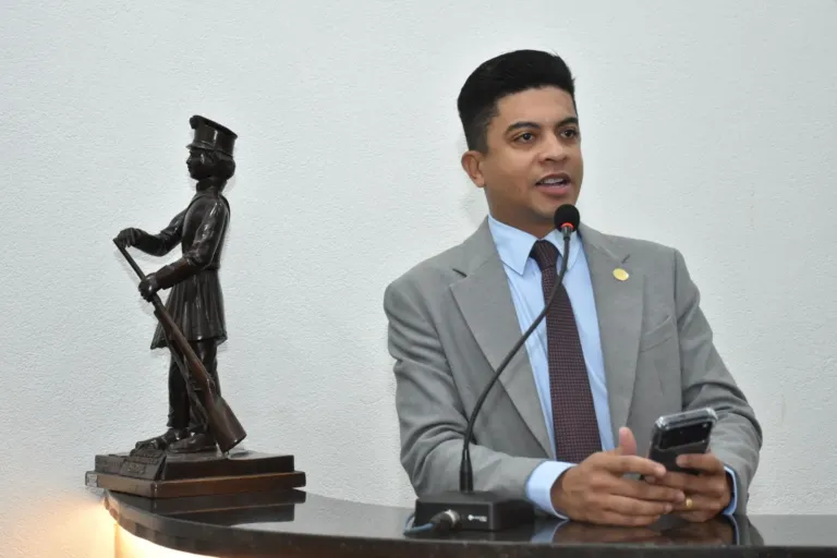 Vereador avalia como positiva a saída de Ângelo Coronel do PSD