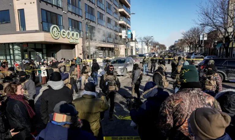 Trump vai retirar 700 agentes do ICE em Minnesota; 2 mil permanecem