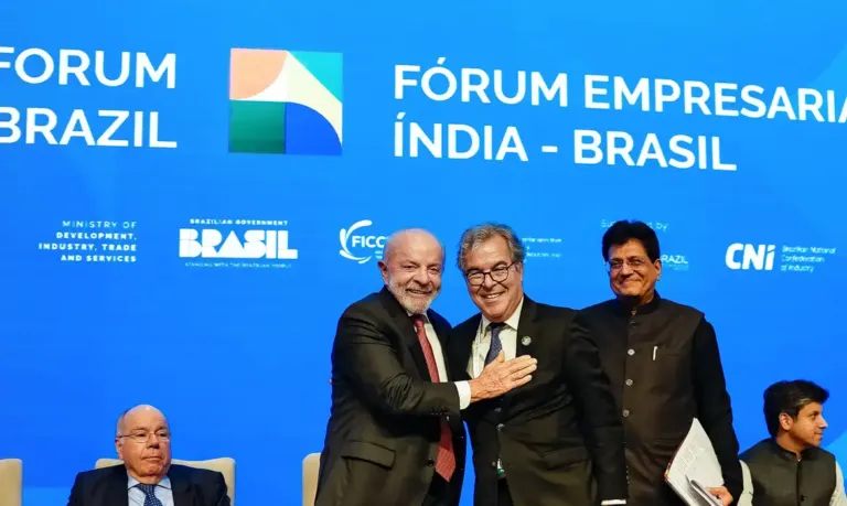 Brasil e Índia fazem parceria para produção de medicamentos