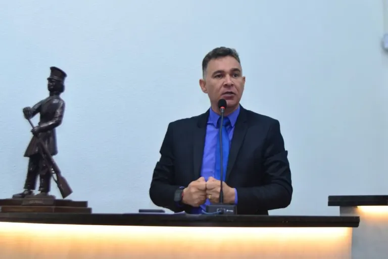 Marcos Lima afirma compromisso com o desenvolvimento na abertura dos trabalhos legislativos da Câmara