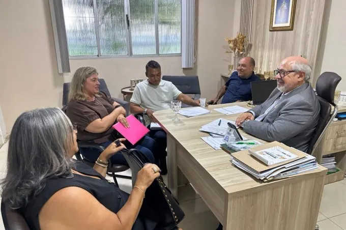 Educação dialoga com diretoras do Cmei Padre Benedito e Escola José Gomes Novaes sobre reformas para as unidades