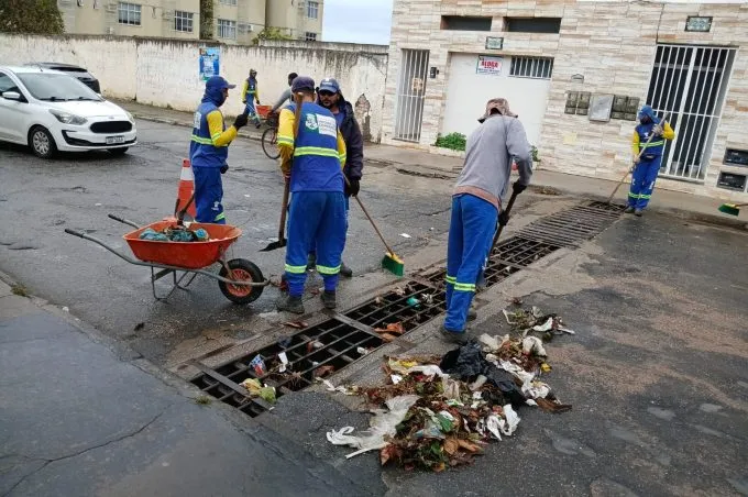 Equipes da Prefeitura atuam em áreas afetadas pelas fortes chuvas para garantir segurança da população