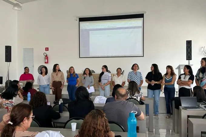 Gestores escolares se reúnem para debater a última etapa do Censo Escolar 2025